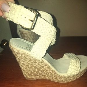 Stuart Weitzman - Beige Wedge sandal
